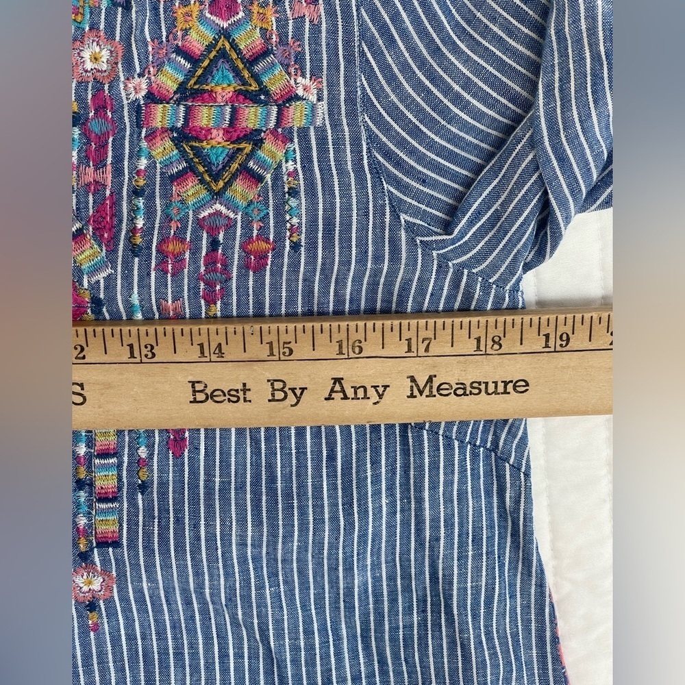 John.Mark V-neck, pullover, top size small embroidered front back and sleeves - Picture 8 of 11